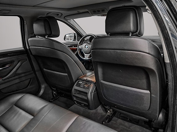 BMW 523i 19 of 24