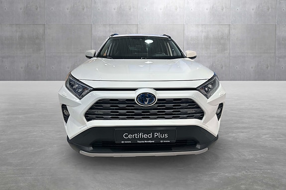 Toyota RAV4 8 of 19