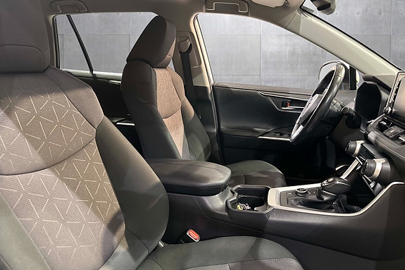Toyota RAV4 16 of 19