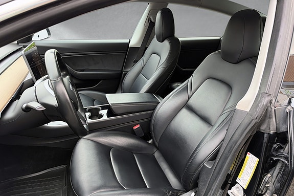Tesla Model 3 9 of 19