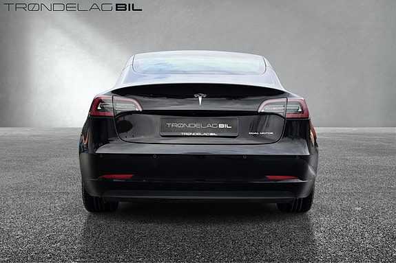 Tesla Model 3 4 of 19