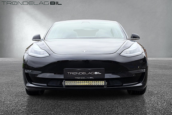 Tesla Model 3 7 of 19