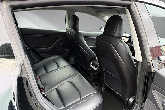 Tesla Model 3 19 of 19