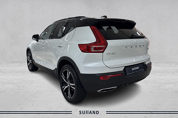 Volvo XC40 3 of 20