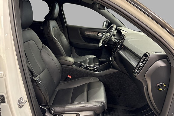 Volvo XC40 15 of 20