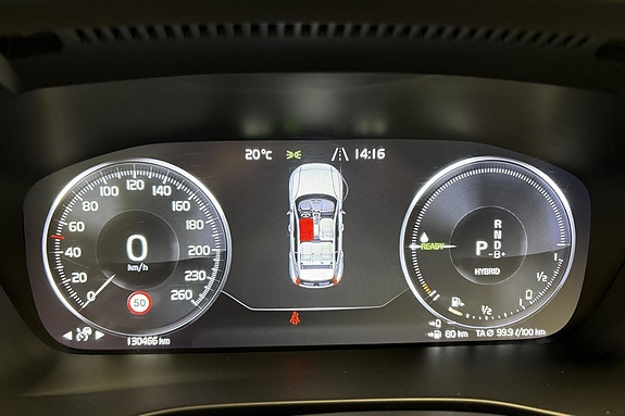 Volvo XC40 13 of 20
