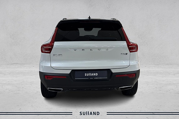 Volvo XC40 4 of 20