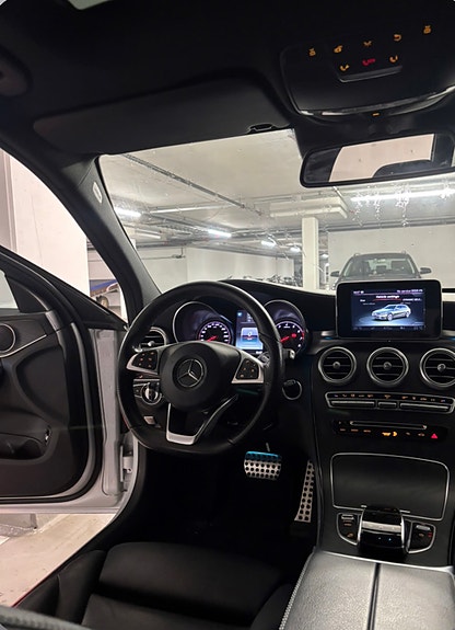Mercedes-Benz C350 e 10 of 12