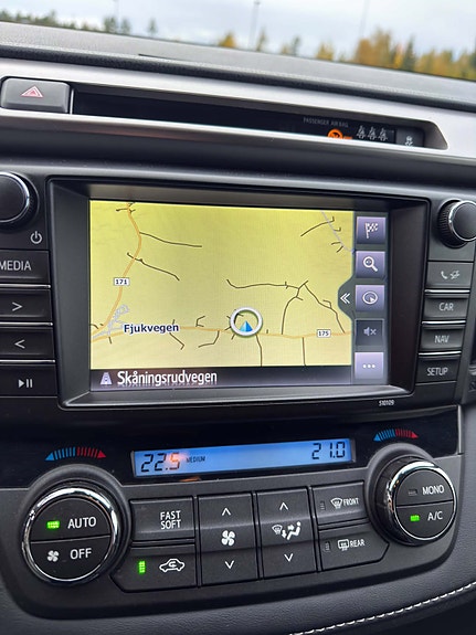 Toyota RAV4 13 of 30