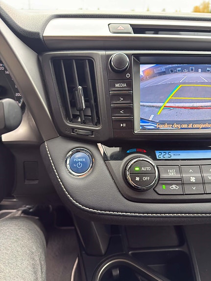 Toyota RAV4 15 of 30
