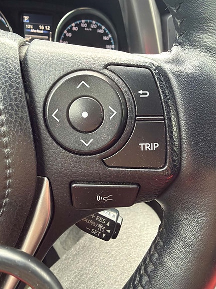Toyota RAV4 4 of 30