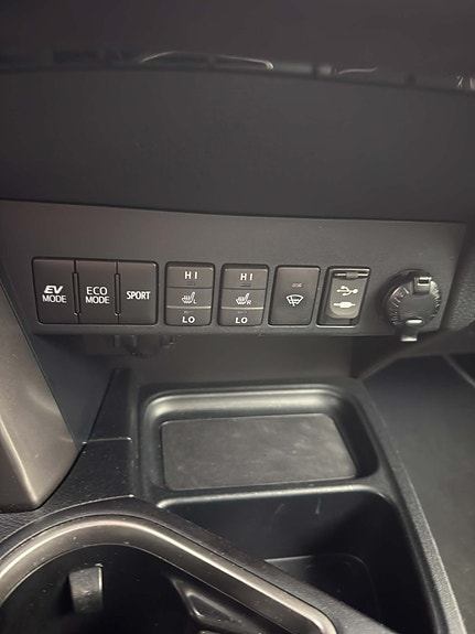 Toyota RAV4 12 of 30