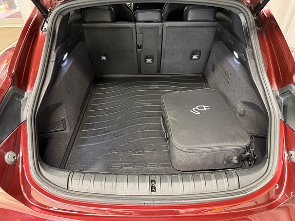 Porsche Taycan 4 20 of 30