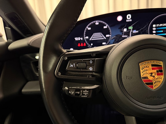 Porsche Taycan 4 28 of 30