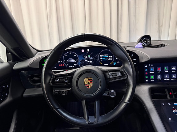 Porsche Taycan 4 27 of 30