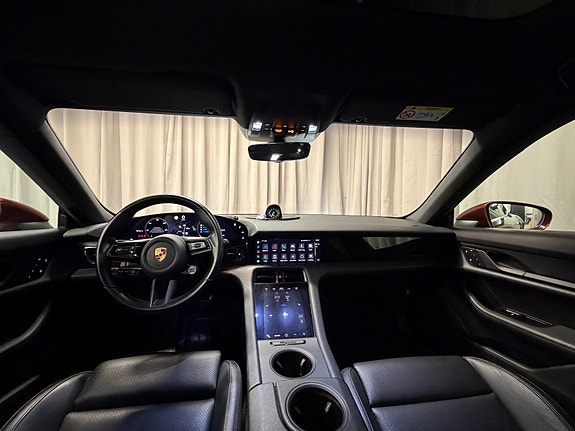 Porsche Taycan 4 25 of 30