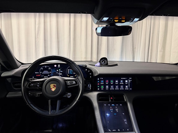 Porsche Taycan 4 26 of 30