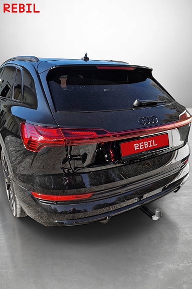 Audi e-tron 4 of 16