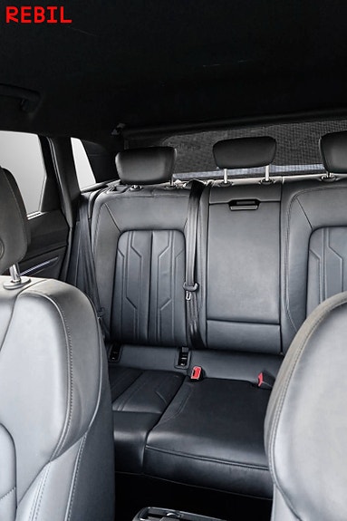 Audi e-tron 10 of 16