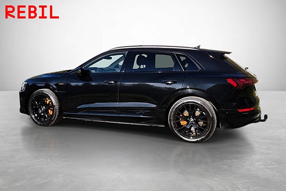 Audi e-tron 5 of 16