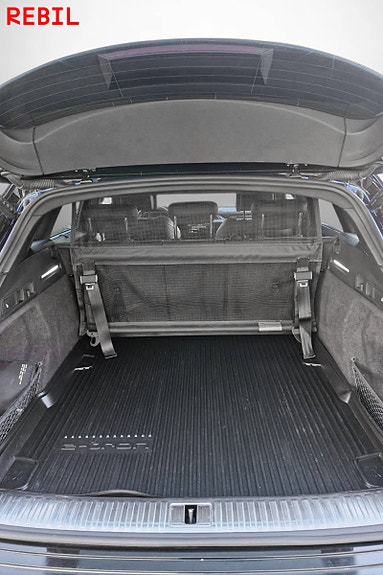 Audi e-tron 15 of 16