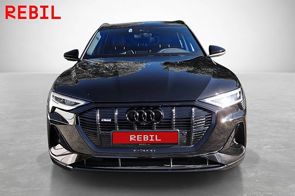 Audi e-tron 2 of 16
