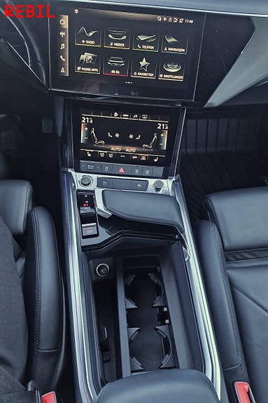Audi e-tron 9 of 16