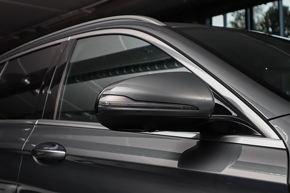 Mercedes-Benz E220 d 4 of 30