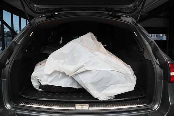 Mercedes-Benz E220 d 14 of 30