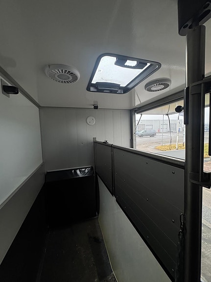 Renault Master Roelofsen Yourse Hestebil 2026 7 of 8