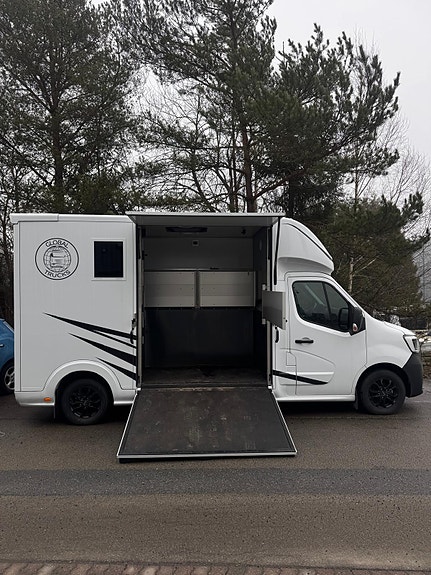 Renault Master Roelofsen Yourse Hestebil 2026 5 of 8