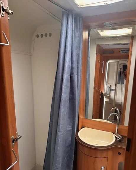 Hymer C 542 CL 12 of 30