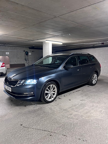 Skoda Octavia 2 of 10
