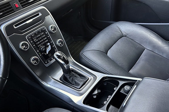 Volvo XC70 16 of 19