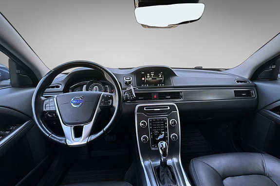 Volvo XC70 11 of 19