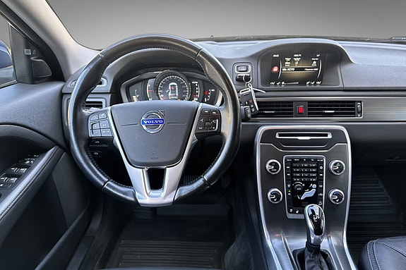 Volvo XC70 12 of 19