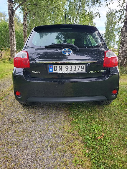 Toyota Auris 2 of 10