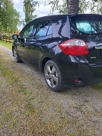 Toyota Auris 3 of 10