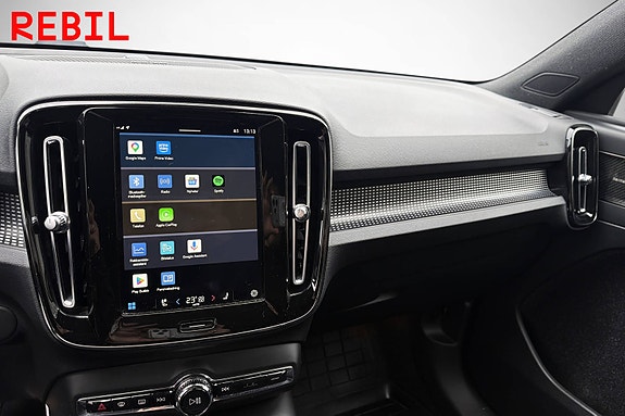 Volvo XC40 17 of 21