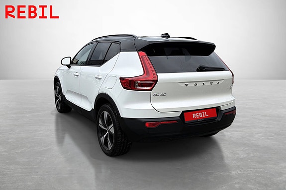 Volvo XC40 4 of 21
