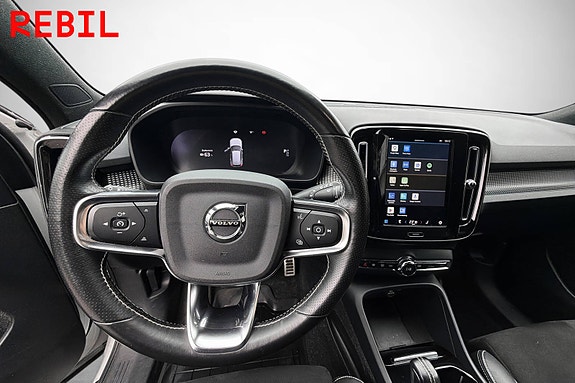 Volvo XC40 12 of 21