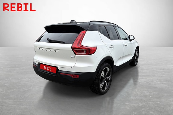 Volvo XC40 6 of 21