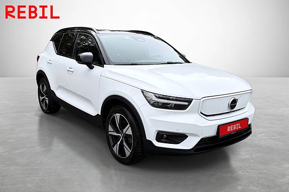 Volvo XC40 3 of 21
