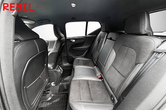 Volvo XC40 9 of 21