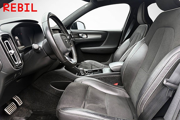 Volvo XC40 7 of 21