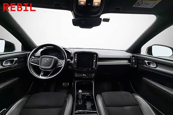 Volvo XC40 11 of 21