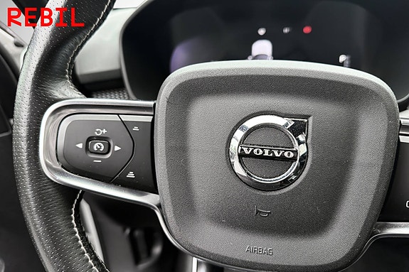 Volvo XC40 13 of 21