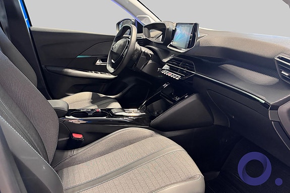 Peugeot e-208 8 of 15
