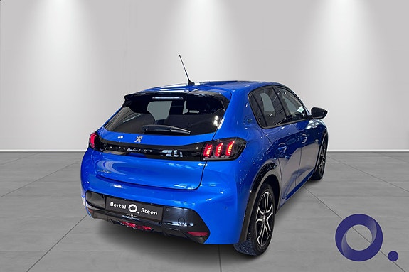 Peugeot e-208 6 of 15