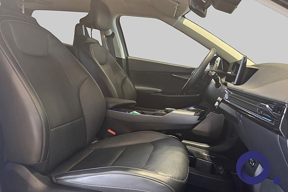 Kia EV6 8 of 17